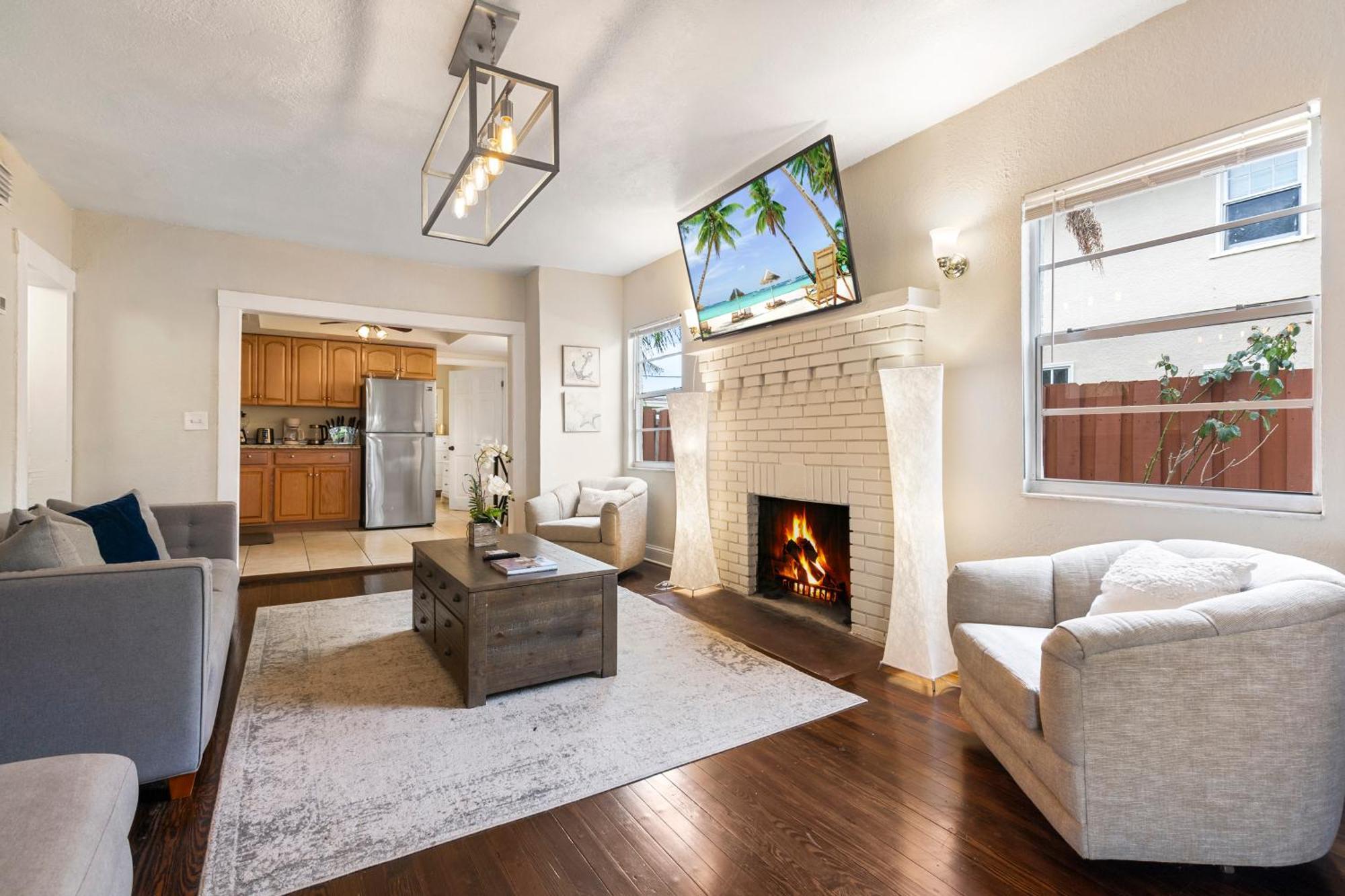 Chic Downtown Vacation Home And Guest Home West Palm Beach Exterior photo