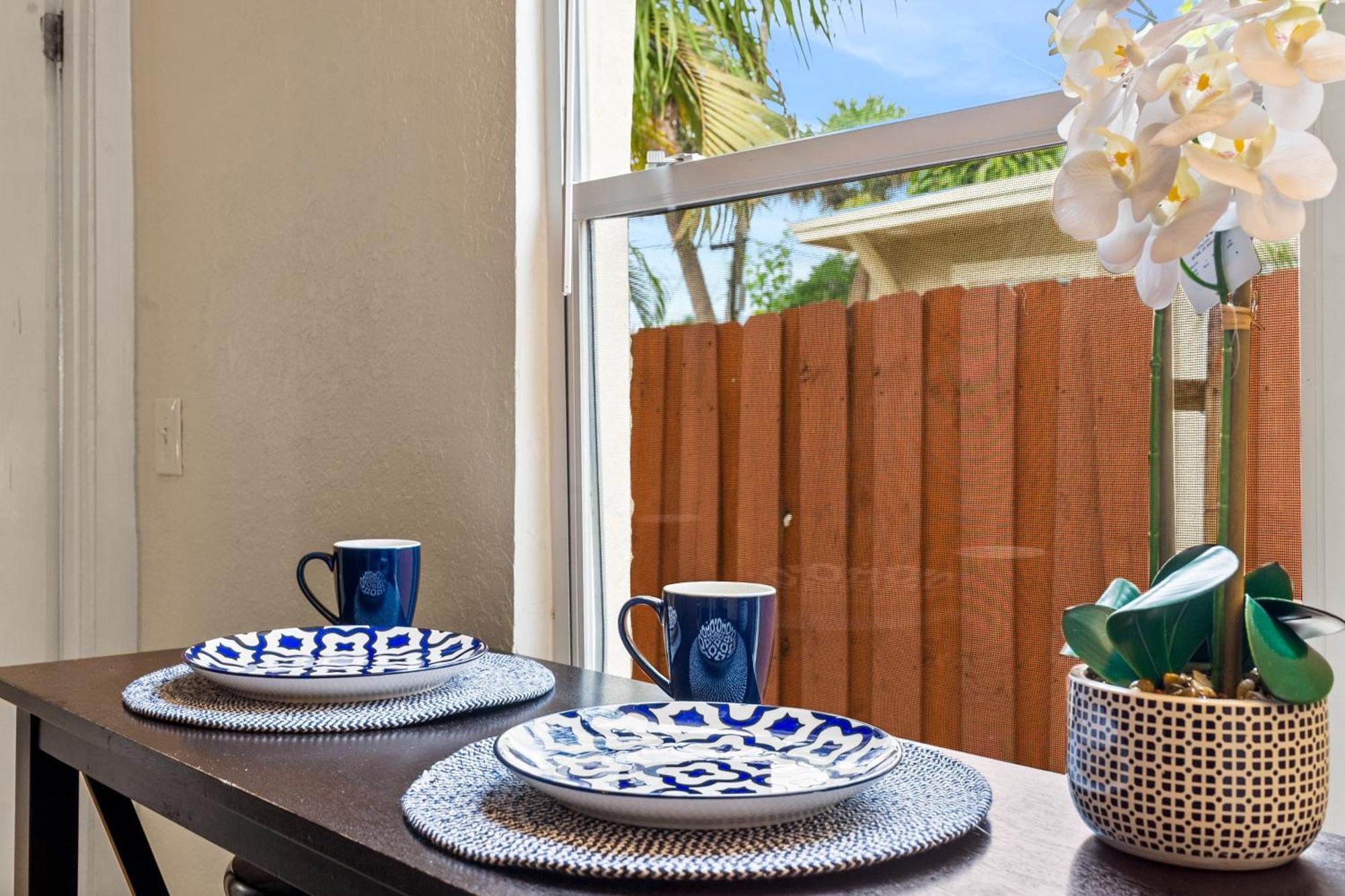 Chic Downtown Vacation Home And Guest Home West Palm Beach Exterior photo
