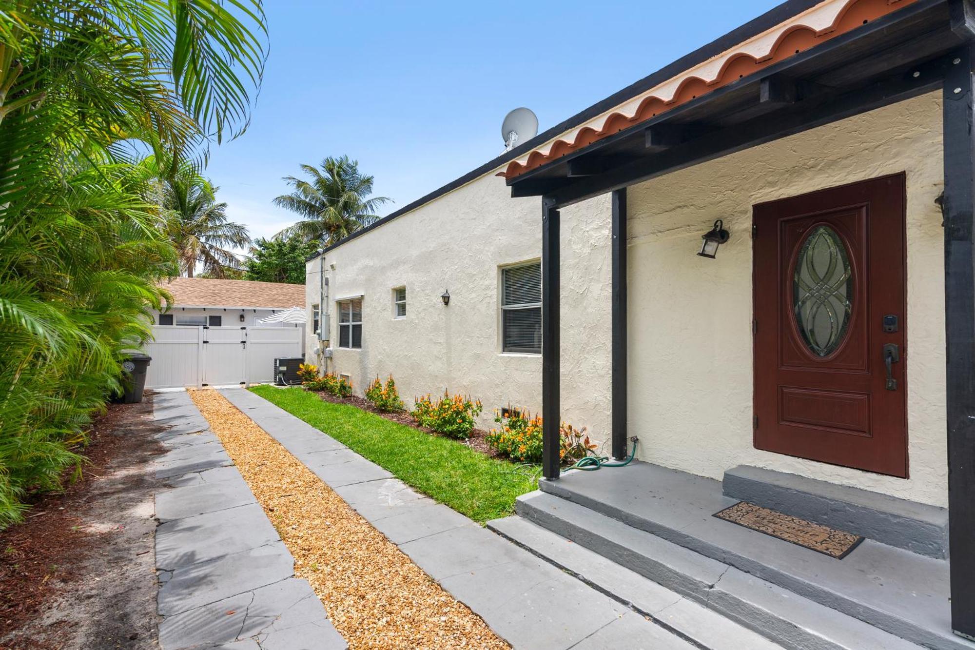 Chic Downtown Vacation Home And Guest Home West Palm Beach Exterior photo
